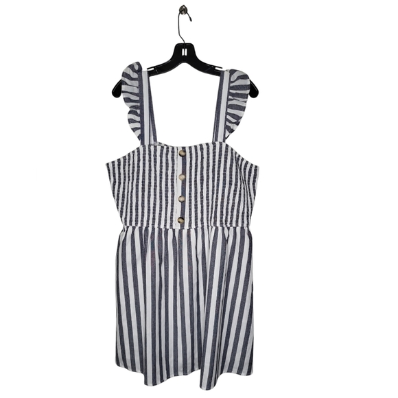 Andree by Unit Women's Dress Size 2X Gray/White Striped Smocked Top Peasant - Picture 3 of 11
